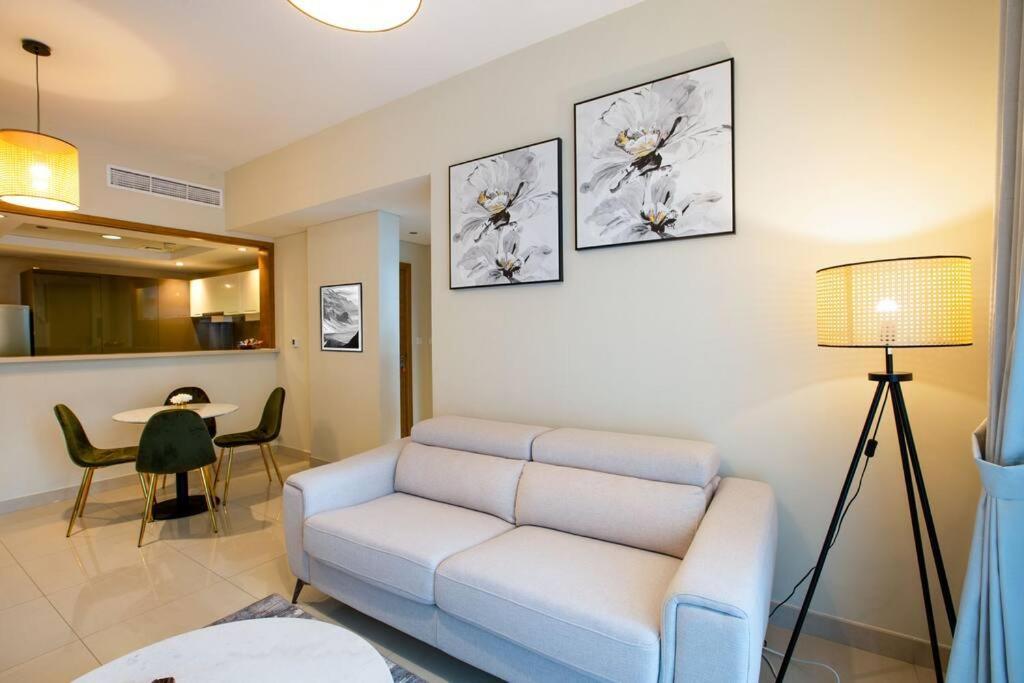 Lux 1Br 2 Min To Burj Khalifa Apartment Дубай Екстериор снимка