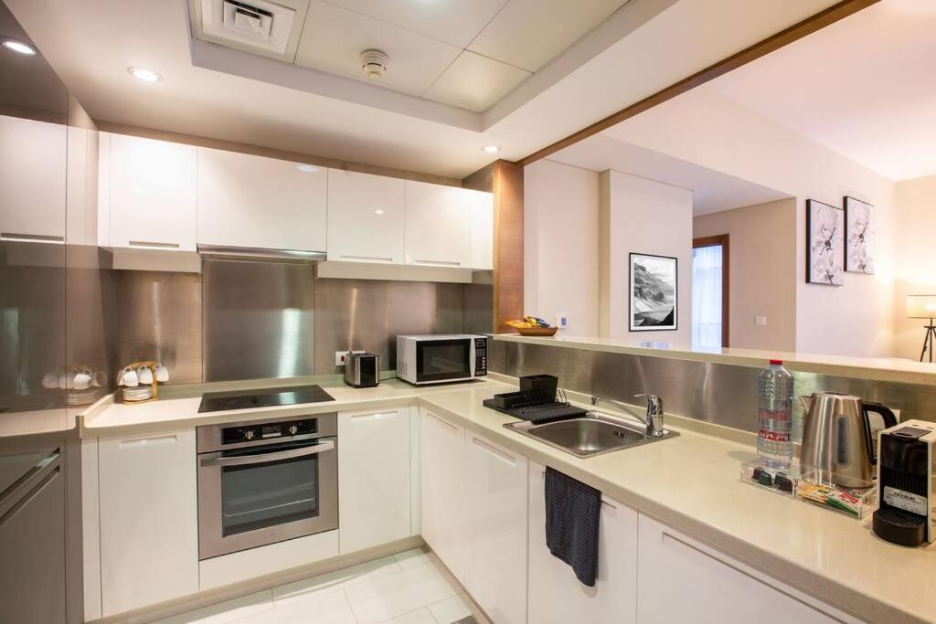 Lux 1Br 2 Min To Burj Khalifa Apartment Дубай Екстериор снимка