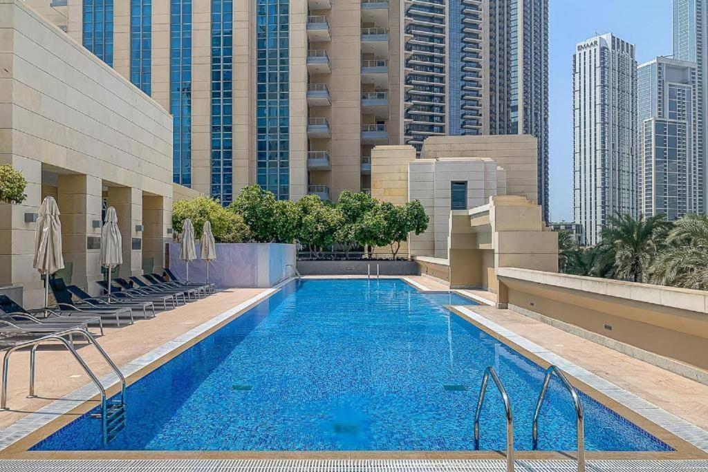 Lux 1Br 2 Min To Burj Khalifa Apartment Дубай Екстериор снимка