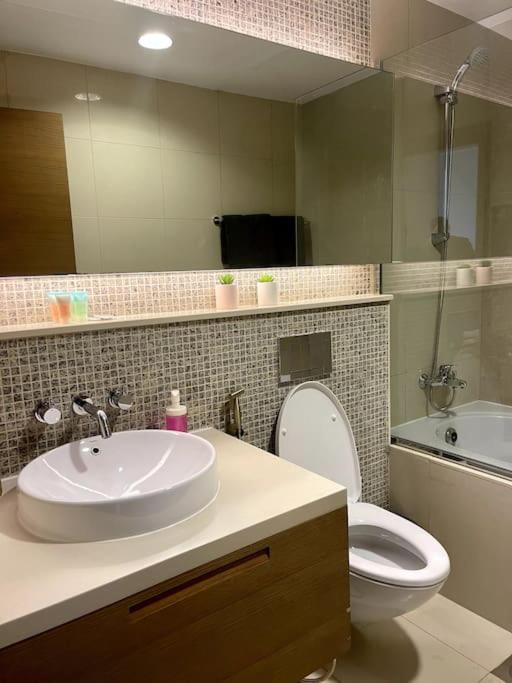 Lux 1Br 2 Min To Burj Khalifa Apartment Дубай Екстериор снимка